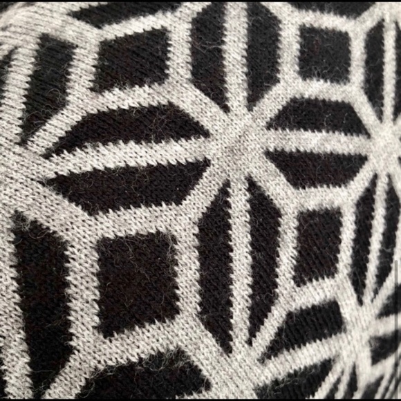 Geometric Black SweaterJacket, XL - Picture 5 of 6